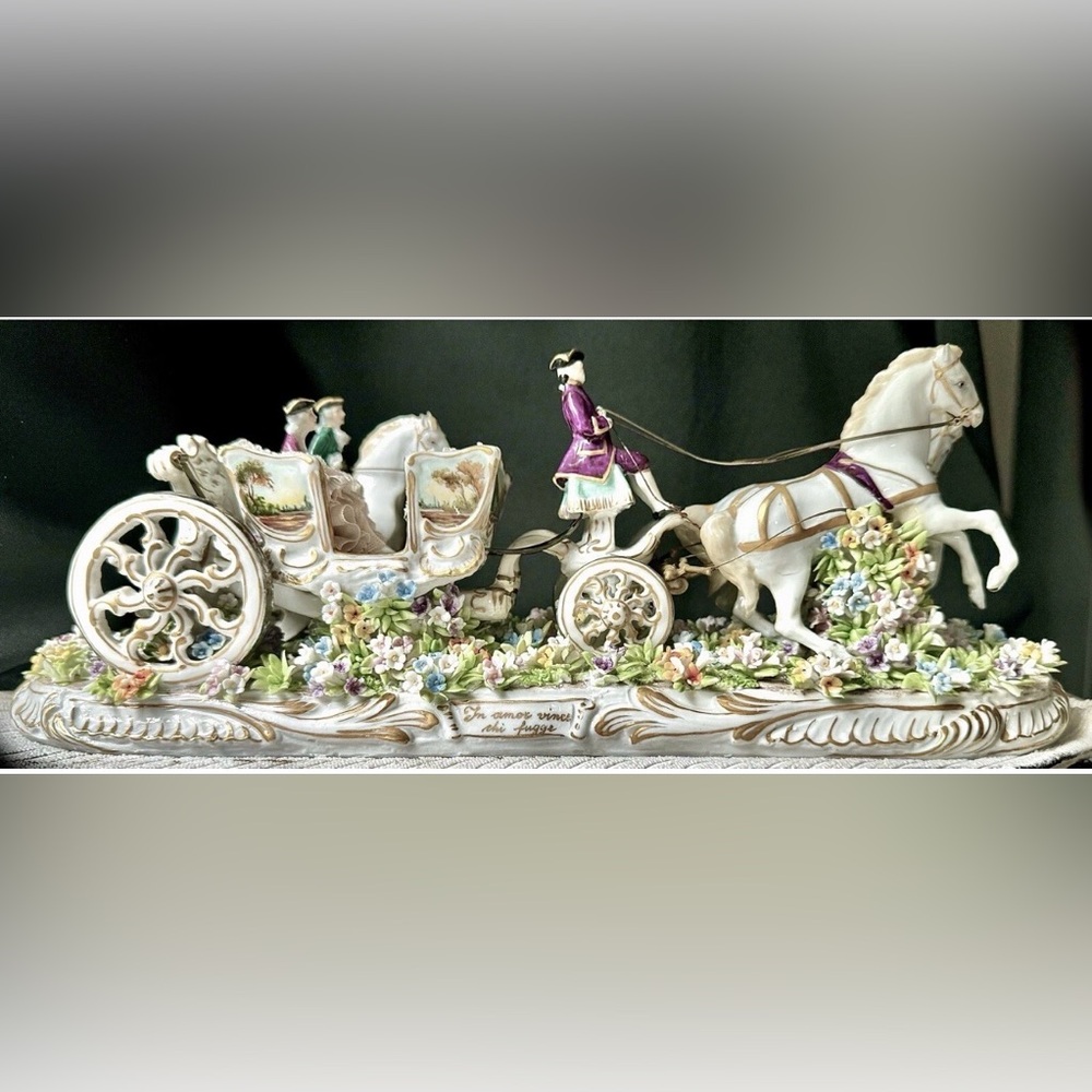 Luigi Fabris 15” Porcelain Carriage Figurine RARE Find!